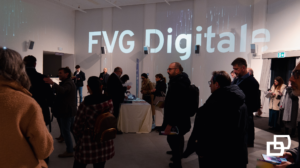 Immagine ingresso Teatro con proiezione della scritta FVG Digitale